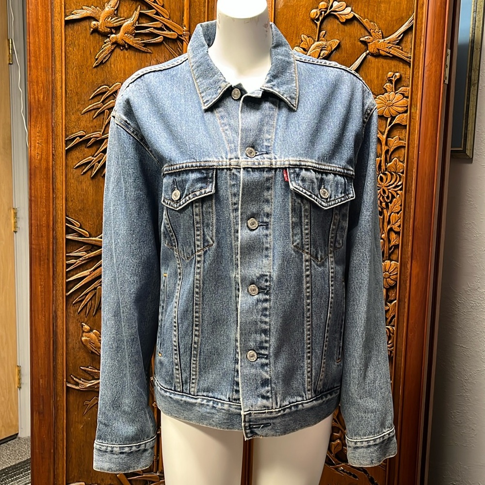 Levi Relaxed Trucker Denim Jacket